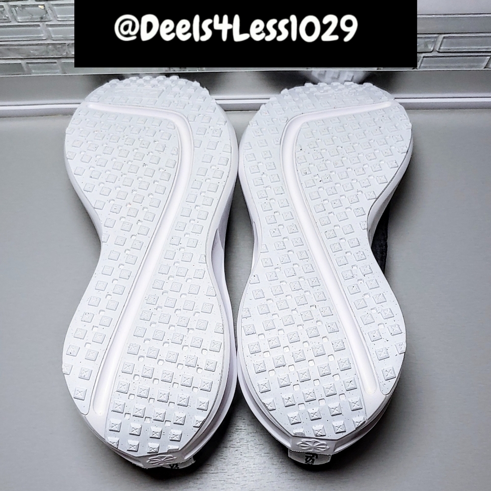Nike Interact Run Easy-On Slip-On Womens Black White - Picture 6 of 6